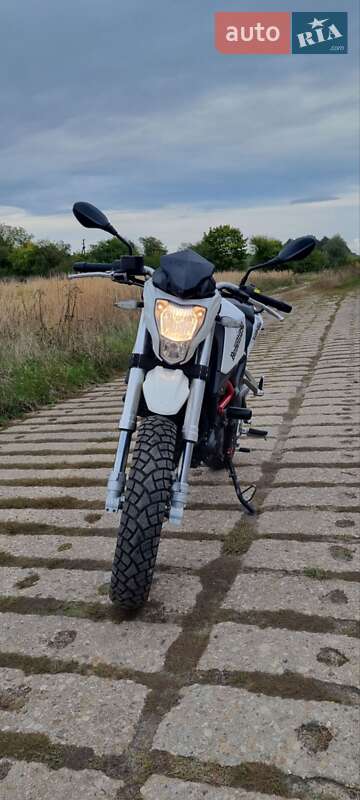 Мотоцикл Без обтекателей (Naked bike) Benelli TNT 25 2020 в Дерно фото 9 Мотоцикл Без обтекателей (Naked bike) Benelli TNT 25 2020 в Дерно