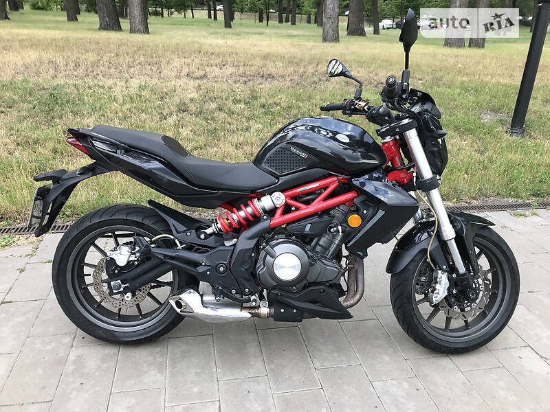 Мотоцикл Без обтекателей (Naked bike) Benelli TNT 300 2015 в 