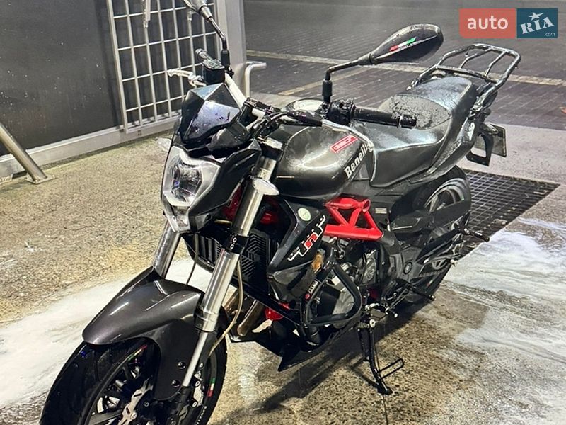 Мотоцикл Без обтекателей (Naked bike) Benelli TNT 300 2018 в Днепре фото 2 Мотоцикл Без обтекателей (Naked bike) Benelli TNT 300 2018 в Днепре