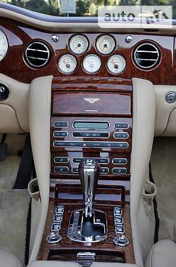 Кабриолет Bentley Azure 2007 в 