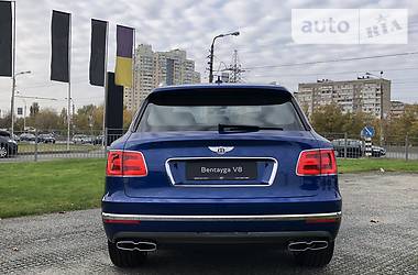 Внедорожник / Кроссовер Bentley Bentayga 2018 в Киеве