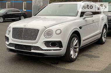 Внедорожник / Кроссовер Bentley Bentayga 2017 в Киеве