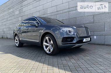 Позашляховик / Кросовер Bentley Bentayga 2016 в 