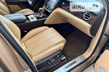Внедорожник / Кроссовер Bentley Bentayga 2017 в 