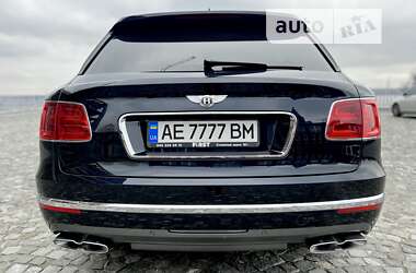 Внедорожник / Кроссовер Bentley Bentayga 2019 в 