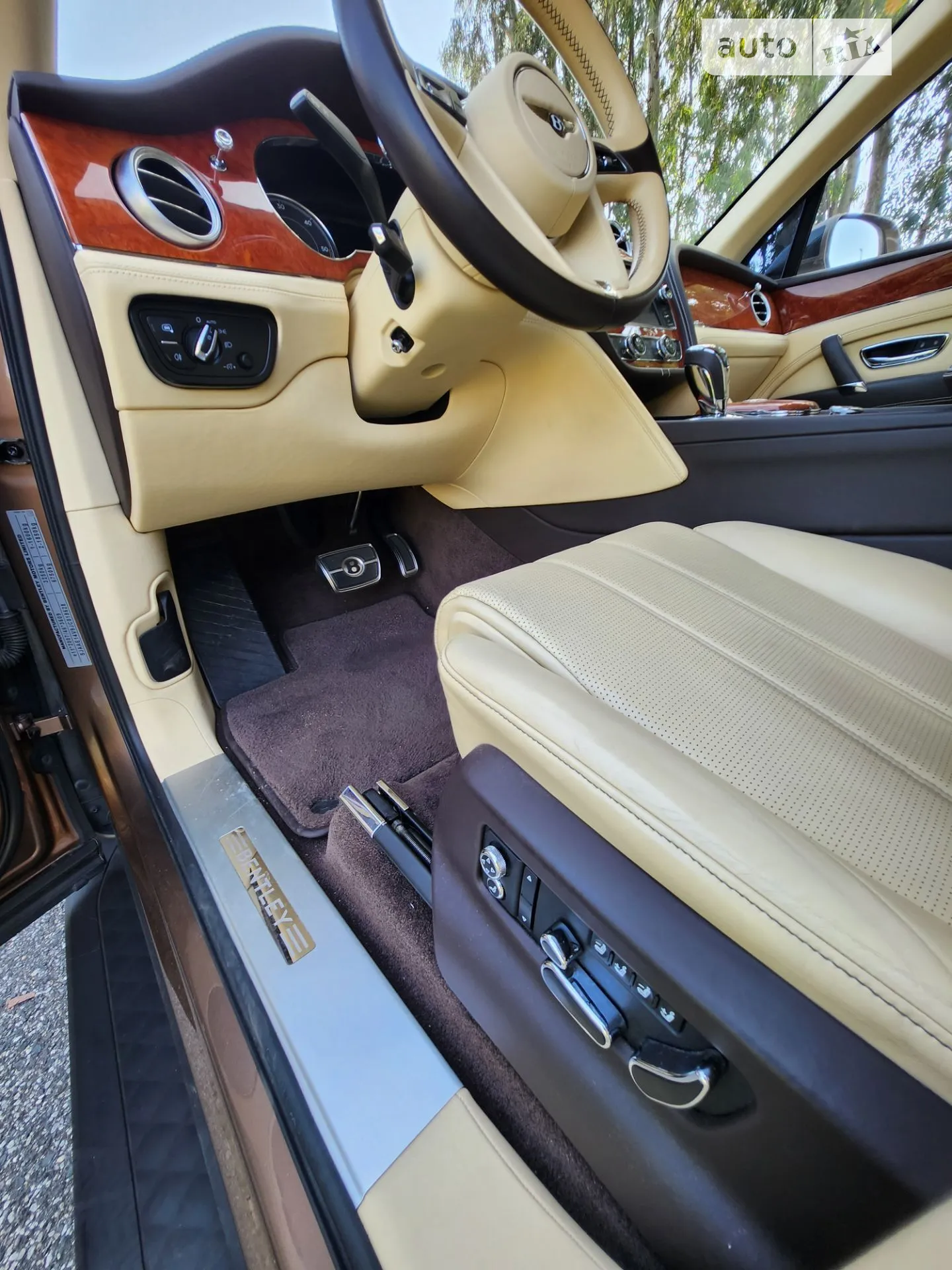 2017 Bentley Bentayga - мініатюра 13