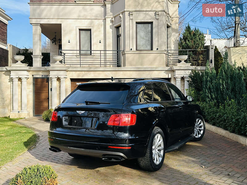 Внедорожник / Кроссовер Bentley Bentayga 2016 в Одессе фото 16 Внедорожник / Кроссовер Bentley Bentayga 2016 в Одессе