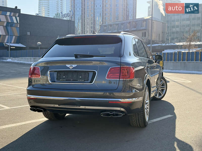 Внедорожник / Кроссовер Bentley Bentayga 2017 в Киеве