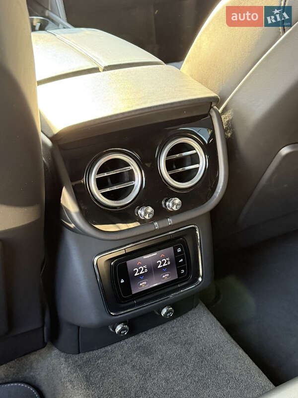 Внедорожник / Кроссовер Bentley Bentayga 2017 в Киеве