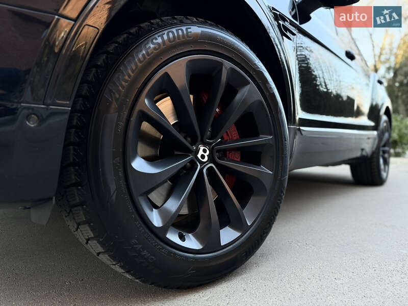 Внедорожник / Кроссовер Bentley Bentayga 2016 в Львове