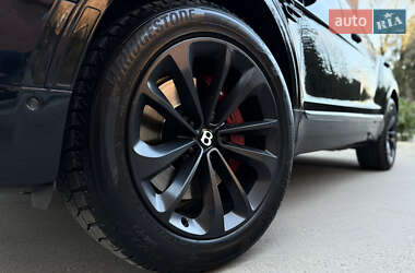 Внедорожник / Кроссовер Bentley Bentayga 2016 в 