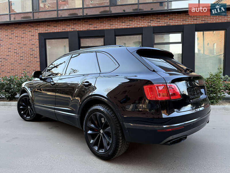 Внедорожник / Кроссовер Bentley Bentayga 2016 в Львове