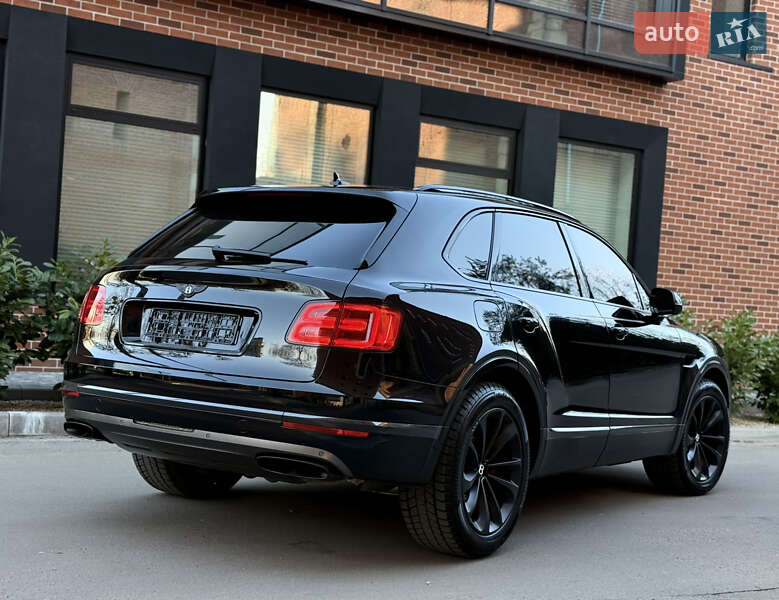 Внедорожник / Кроссовер Bentley Bentayga 2016 в Львове