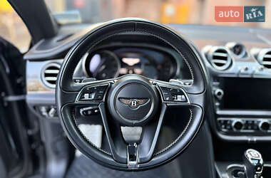 Внедорожник / Кроссовер Bentley Bentayga 2016 в 