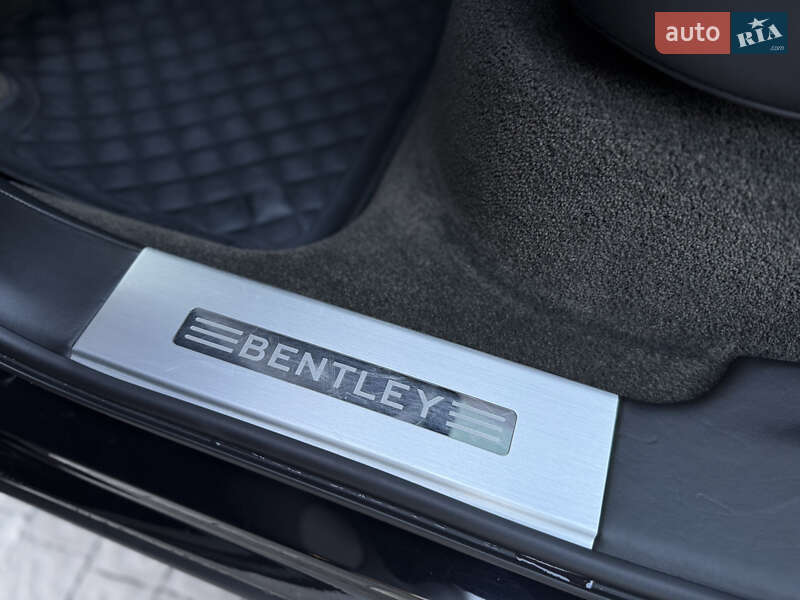 Внедорожник / Кроссовер Bentley Bentayga 2016 в Львове