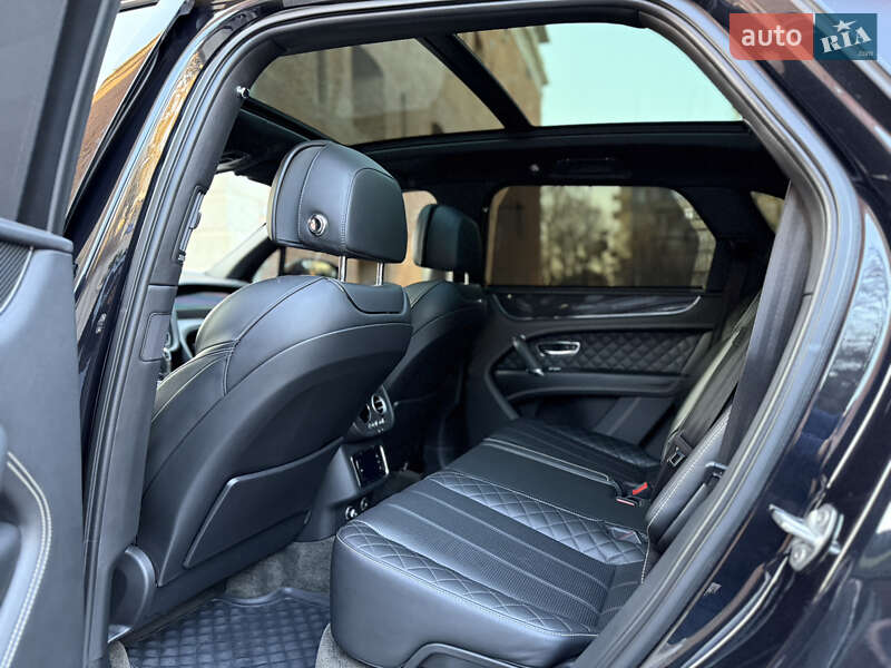 Внедорожник / Кроссовер Bentley Bentayga 2016 в Львове