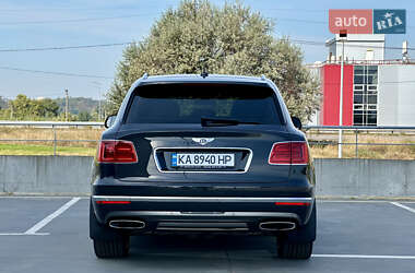 Внедорожник / Кроссовер Bentley Bentayga 2016 в 