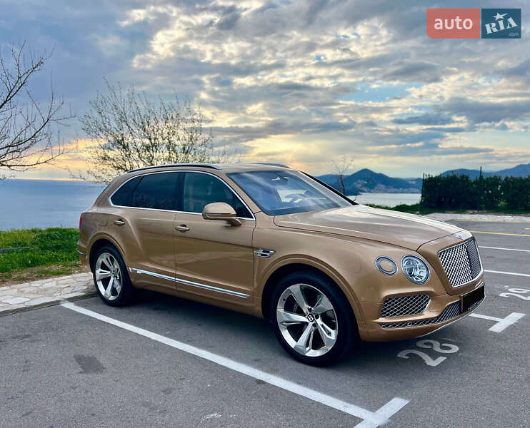 Внедорожник / Кроссовер Bentley Bentayga 2017 в 