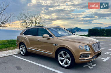 Внедорожник / Кроссовер Bentley Bentayga 2017 в 