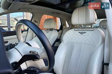 Внедорожник / Кроссовер Bentley Bentayga 2016 в 