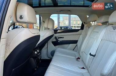 Внедорожник / Кроссовер Bentley Bentayga 2016 в 