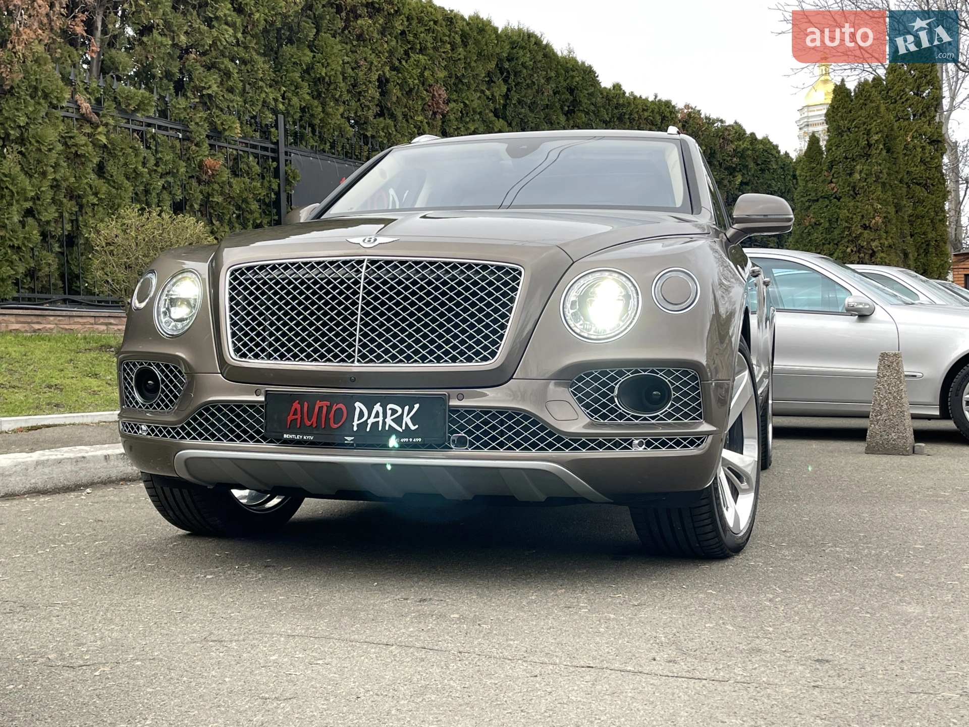 2017 Bentley Bentayga - мініатюра 3