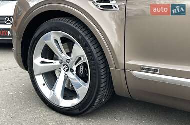 Внедорожник / Кроссовер Bentley Bentayga 2017 в 