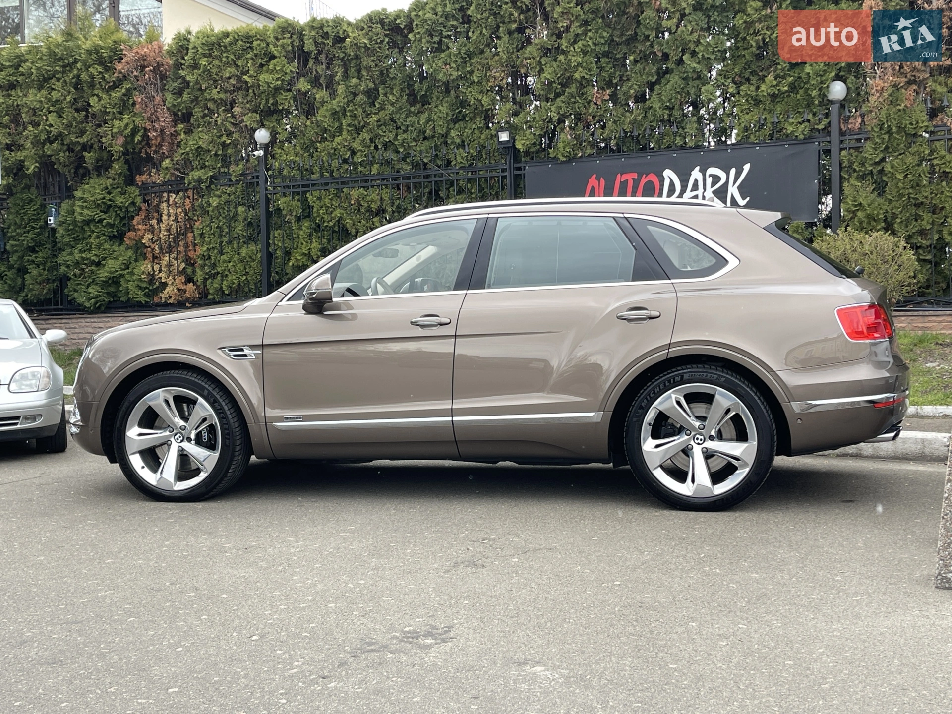 2017 Bentley Bentayga - мініатюра 5