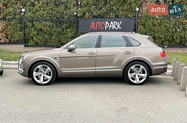 Внедорожник / Кроссовер Bentley Bentayga 2017 в 