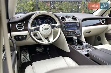 Внедорожник / Кроссовер Bentley Bentayga 2017 в 