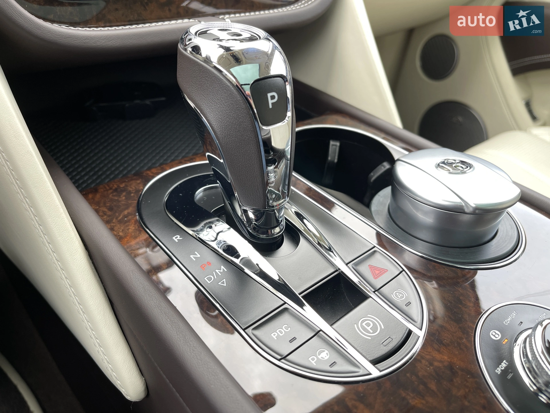 2017 Bentley Bentayga - мініатюра 35