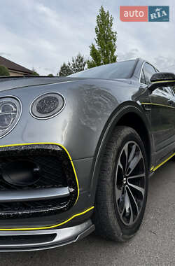 Внедорожник / Кроссовер Bentley Bentayga 2019 в 