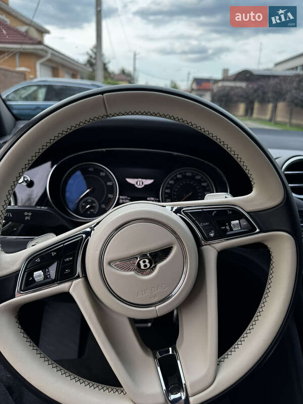 Внедорожник / Кроссовер Bentley Bentayga 2019 в Запорожье