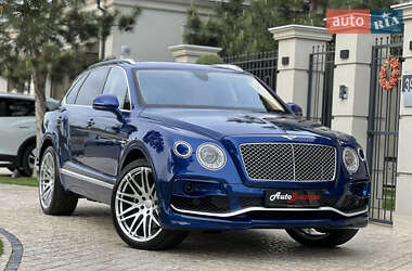 Внедорожник / Кроссовер Bentley Bentayga 2017 в 