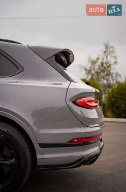Внедорожник / Кроссовер Bentley Bentayga 2022 в 