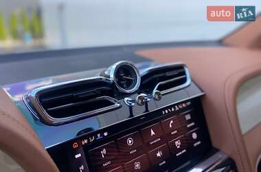Внедорожник / Кроссовер Bentley Bentayga 2023 в 