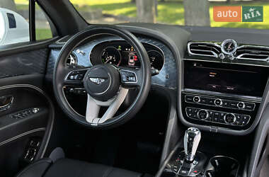 Внедорожник / Кроссовер Bentley Bentayga 2021 в 