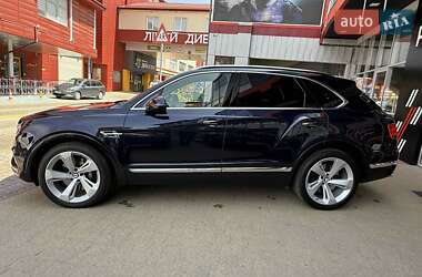 Внедорожник / Кроссовер Bentley Bentayga 2017 в 