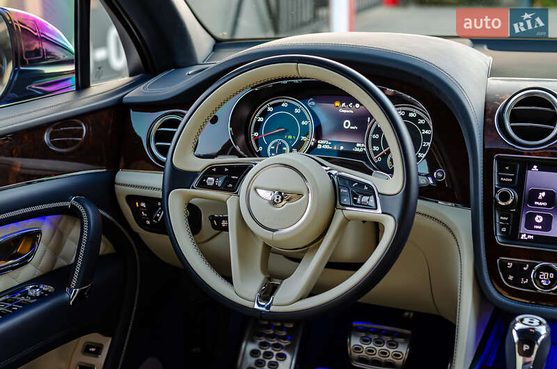 Внедорожник / Кроссовер Bentley Bentayga 2019 в Киеве