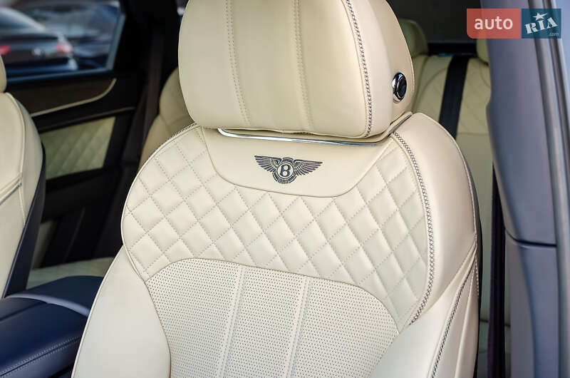 Внедорожник / Кроссовер Bentley Bentayga 2019 в Киеве