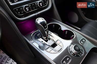 Внедорожник / Кроссовер Bentley Bentayga 2016 в 
