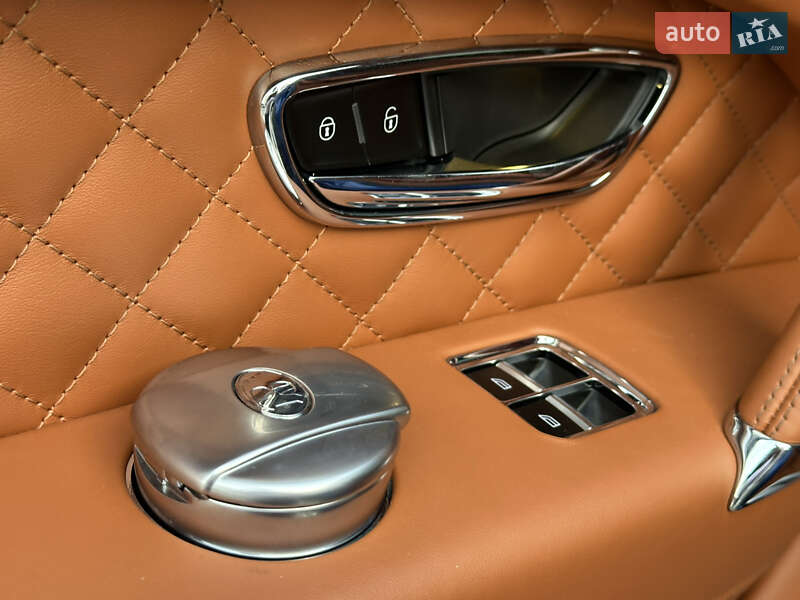 Позашляховик / Кросовер Bentley Bentayga 2016 в Києві