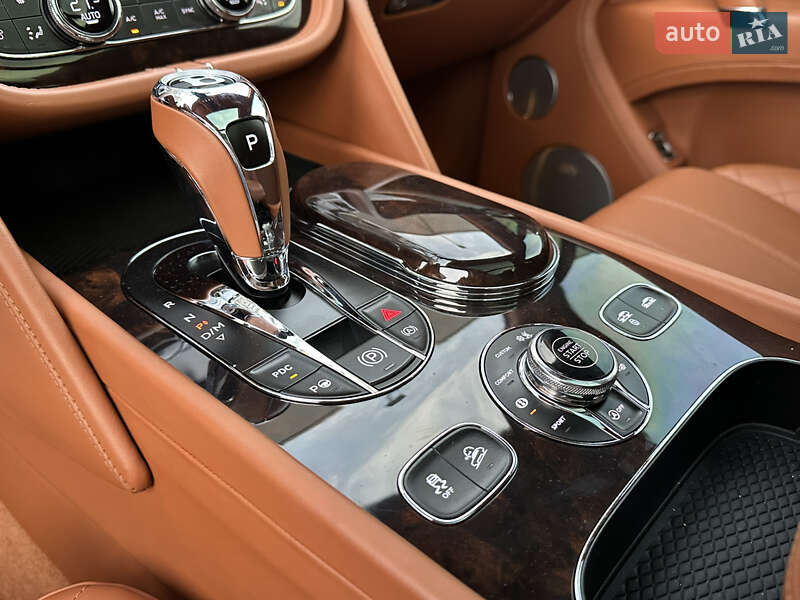 Позашляховик / Кросовер Bentley Bentayga 2016 в Києві
