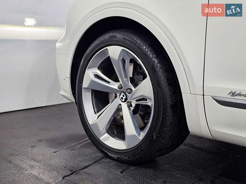 Позашляховик / Кросовер Bentley Bentayga 2021 в Києві фото 43 Позашляховик / Кросовер Bentley Bentayga 2021 в Києві