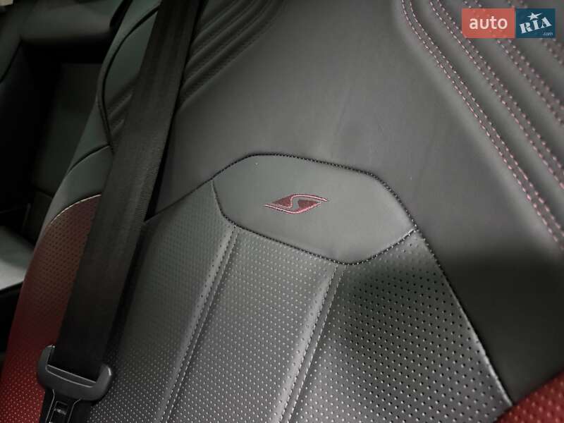 Позашляховик / Кросовер Bentley Bentayga 2022 в Києві фото 82 Позашляховик / Кросовер Bentley Bentayga 2022 в Києві