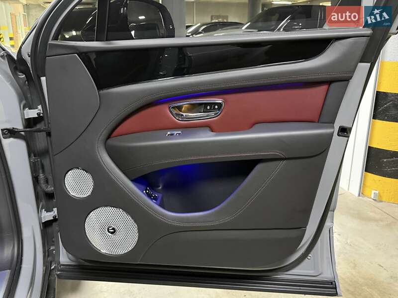 Позашляховик / Кросовер Bentley Bentayga 2022 в Києві фото 148 Позашляховик / Кросовер Bentley Bentayga 2022 в Києві