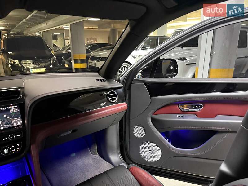 Позашляховик / Кросовер Bentley Bentayga 2022 в Києві фото 109 Позашляховик / Кросовер Bentley Bentayga 2022 в Києві