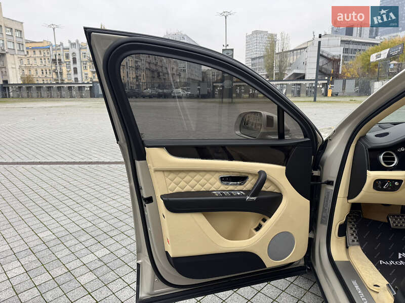 Внедорожник / Кроссовер Bentley Bentayga 2018 в Киеве фото 11 Внедорожник / Кроссовер Bentley Bentayga 2018 в Киеве