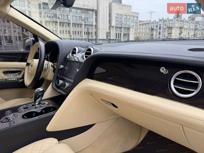 Внедорожник / Кроссовер Bentley Bentayga 2018 в Киеве фото 28 Внедорожник / Кроссовер Bentley Bentayga 2018 в Киеве