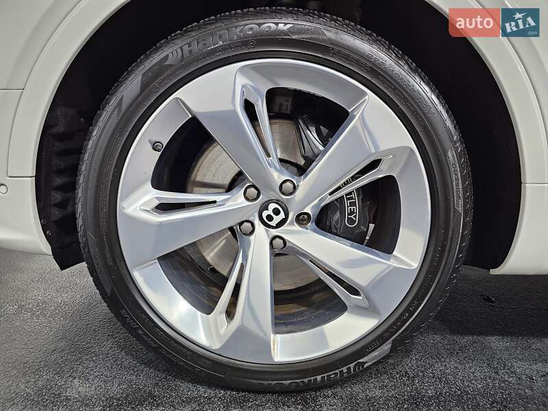 Внедорожник / Кроссовер Bentley Bentayga 2021 в Киеве фото 42 Внедорожник / Кроссовер Bentley Bentayga 2021 в Киеве